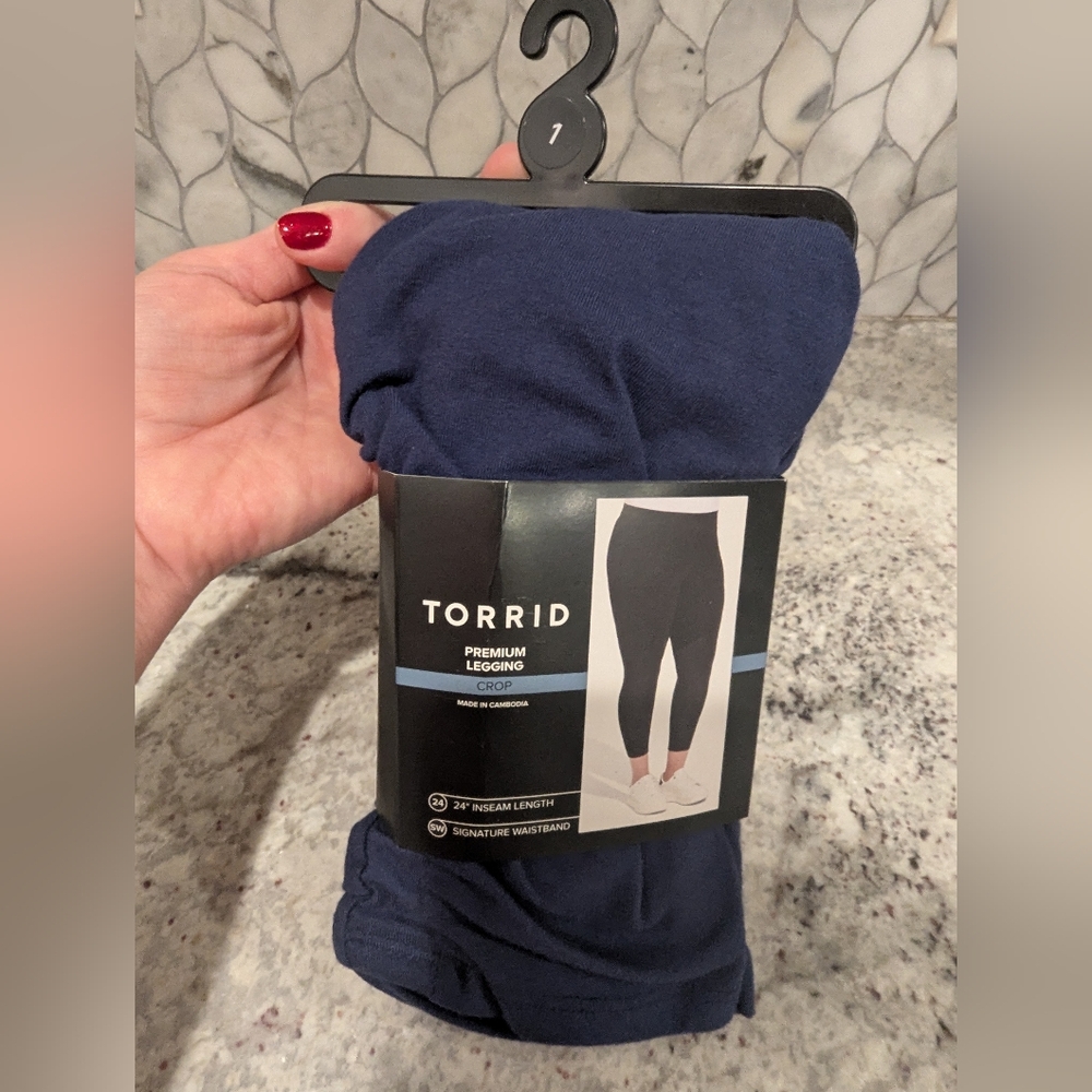 NWT Torrid Premium Navy Blue Cropped Leggings, Size 1X